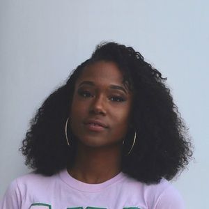 Meet your Posher, Kendra